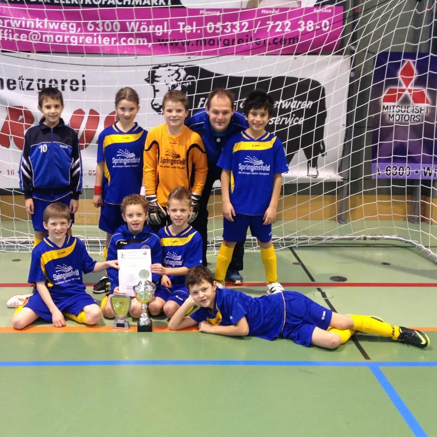 U9-3.Platz-beim-Hallenturnier-des-FC-Bruckhaeusl