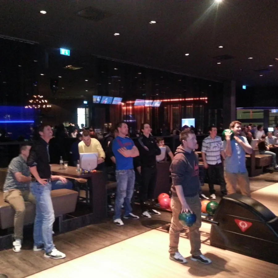 KM-Teambuilding-mit-Ripperlessen-und-Bowling